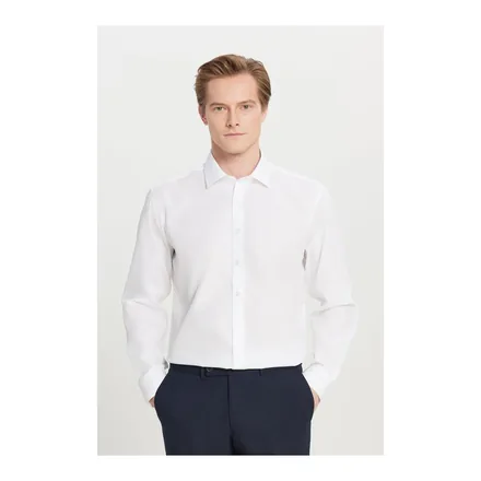 Altınyıldız Classics non-iron %100 pamuk regular fit beyaz erkek gömlek – üretici görseli